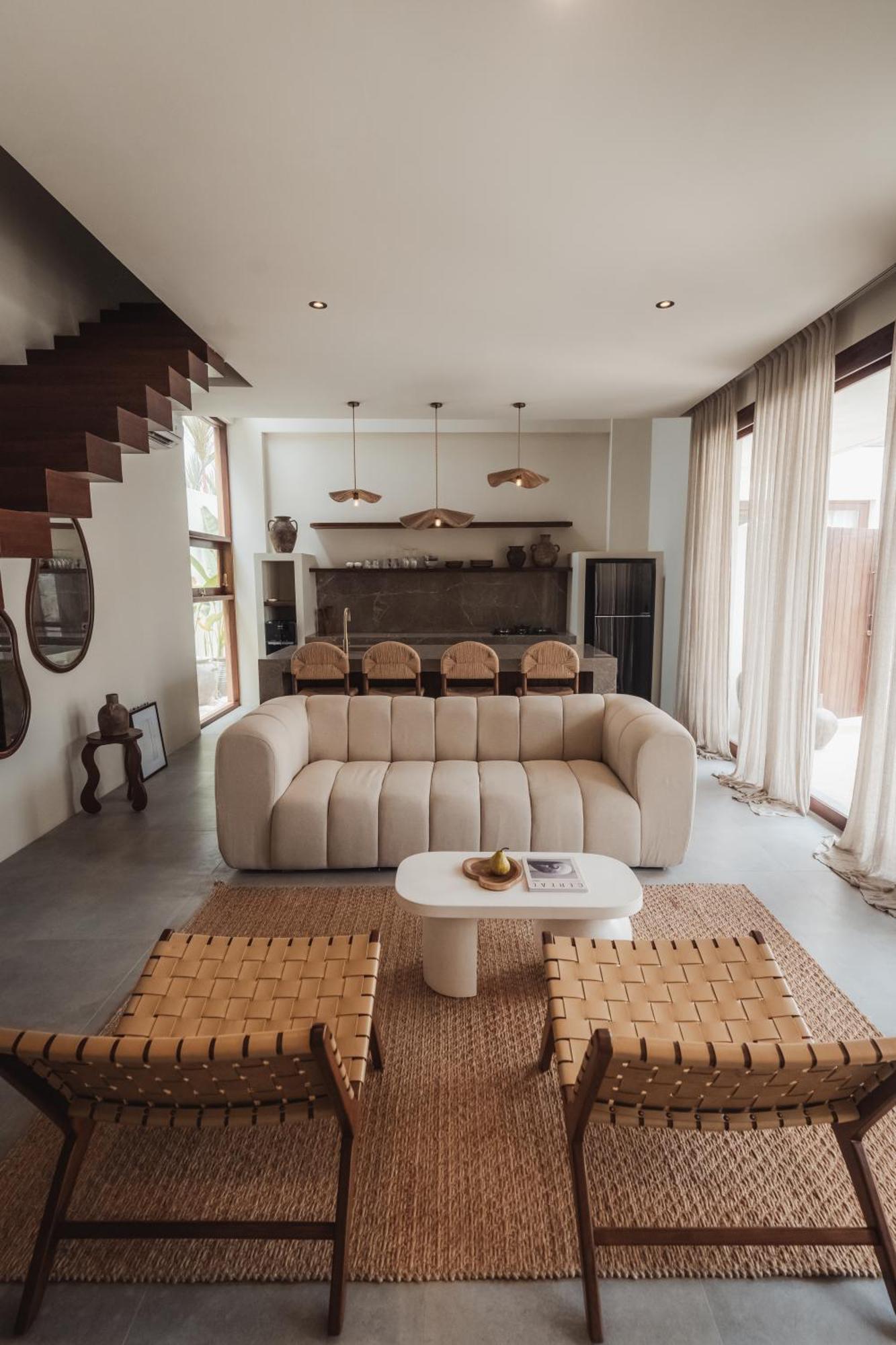 Mae Villa *